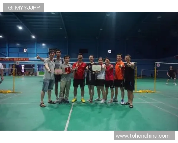 成都羽毛球队在钻石联赛中的逆袭之旅展现拼搏精神与团队力量